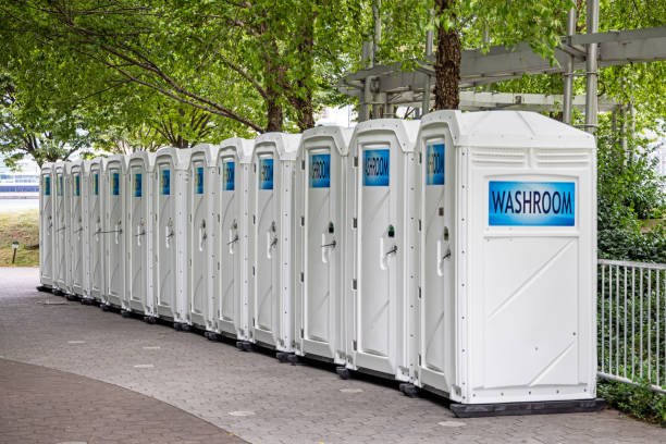 Best Portable restroom trailer rental  in Forsyth, IL